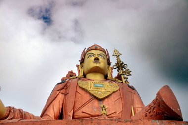 Namchi, Sikim, Hindistan 'da 21 Ekim 2019 - Samdruptse Tepesi' nde Sikkim 'in koruyucu azizi Guru Padmasambhava' nın (Guru Rinpoche) panoramik manzarası, Hindistan 'ın Sikkim şehrinde Namchi. 
