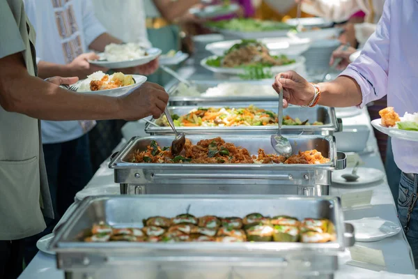Μπουφέ Τροφίμων Catering Κόμμα Τροφίμων Στο Εστιατόριο Μίνι Καναπεδάκια Σνακ — Φωτογραφία Αρχείου