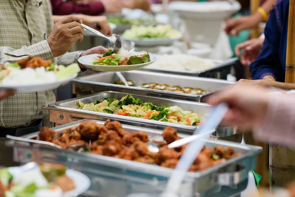 自助餐 餐厅餐会 小型罐头食品 零食和开胃菜 — 图库照片