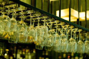 boş bardaklar restoranda şarap, cam su, kampanya bardağı