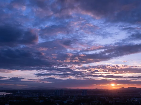 Solnedgång Med Moln Bakgrund Sommartid Vacker Himmel — Stockfoto