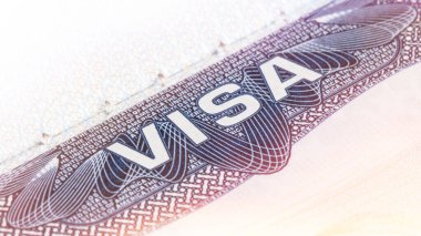 VISA Amerika Birleşik Devletleri. Tatil, iş ve seyahat vizesi. Amerika 'ya göç. Göçmen vizesi. Elçilik. Pasaportundaki vize.. 