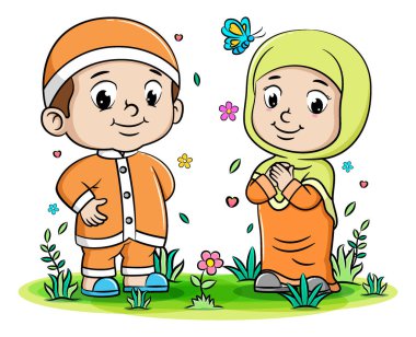 Mutlu ebeveynler Müslüman resimlerin parkında eğleniyor.