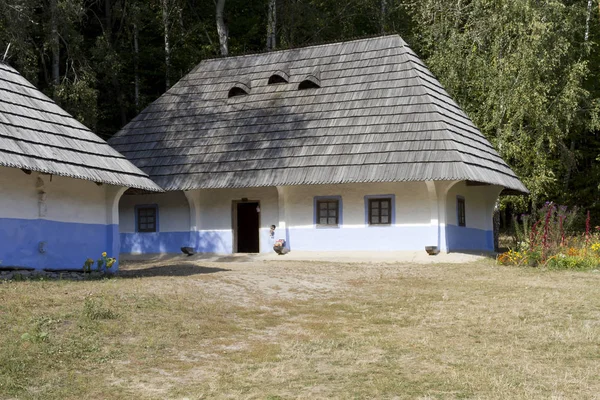 Eski Küçük Evleri Kırsal Ortamda — Stok fotoğraf
