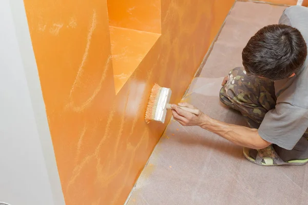 Pintor de casa profissional confiante para criar um padrão . — Fotografia de Stock