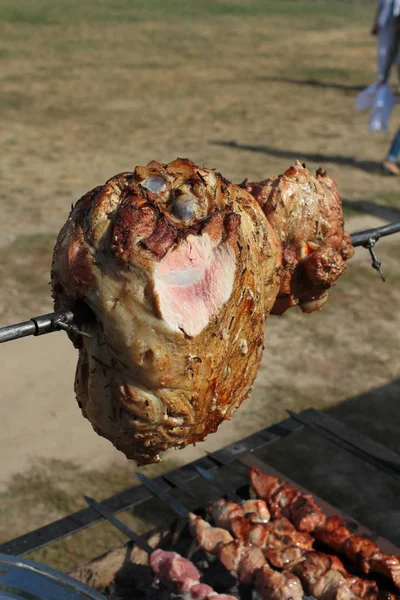 Közelkép Nyárson Sült Hús — Stock Fotó
