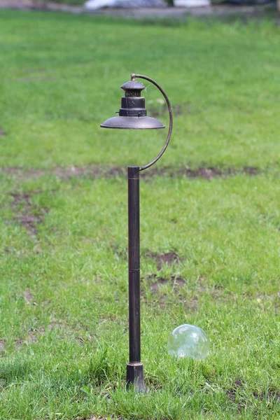 Metalen Lamp Groene Weide — Stockfoto