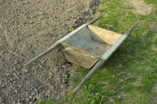 Caixa Ferro Para Jardinagem Deitada Chão — Fotografia de Stock