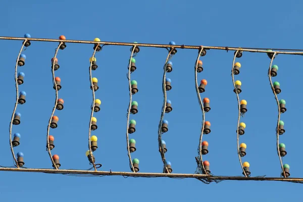 Dekoration Girlande Mit Glühbirnen Gegen Den Himmel — Stockfoto