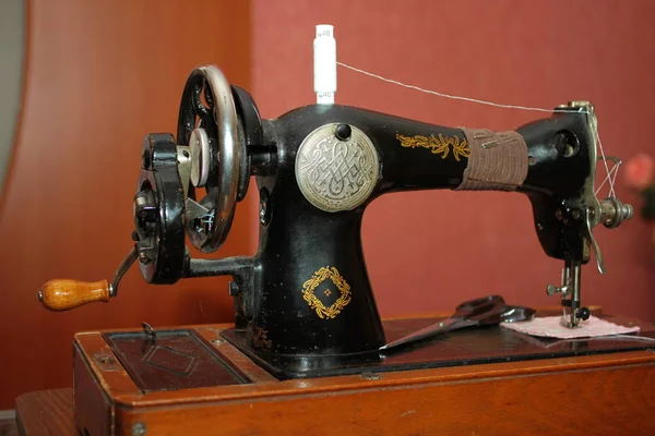 Retro manual iron sewing machine