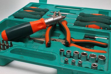 Kutusunda araçları sabitleme bir yakın çekim