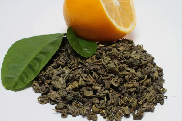 Закрыть Сухой Чай Листьями Апельсином — стоковое фото