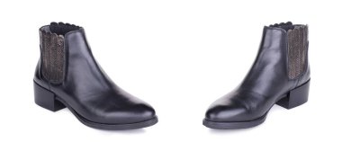 Klasik kadın deri ayak bileği çizmeler booties ayakkabı çifti. İki izole.