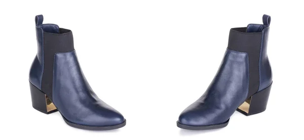 Dvě klasické kožené kotníčky na boty. Dva izolované. — Stock fotografie
