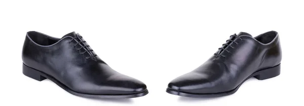 一双经典的黑色花边秋季男子皮革脚踝鞋。两个孤立的. — 图库照片