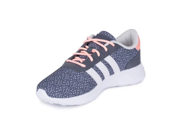 En grå och rosa fiber tyg casual sneakers sko isolerad vit bakgrund — Stockfoto
