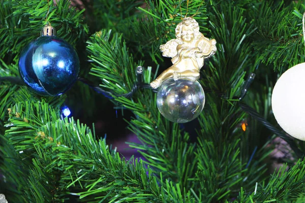 Γονείς Ντύνομαι Ένα Χριστουγεννιάτικο Δέντρο Ένα Δέντρο Νέο Έτος Για — Φωτογραφία Αρχείου