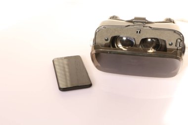 Yakın çekim - sanal gerçeklik (Vr) arka plan beyaz gözlük.