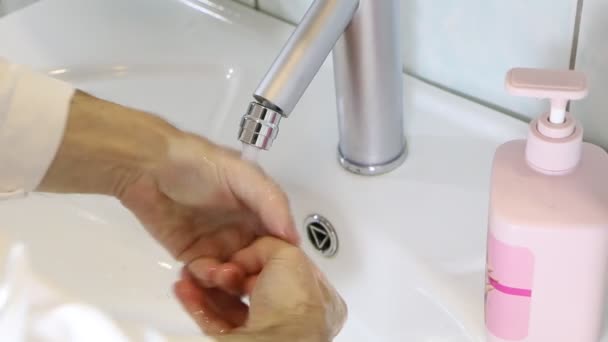 Dezinfekce Rukou Mýdlem Šatně Ruční Mytí Potřené Mýdlem Aby Zabránilo — Stock video