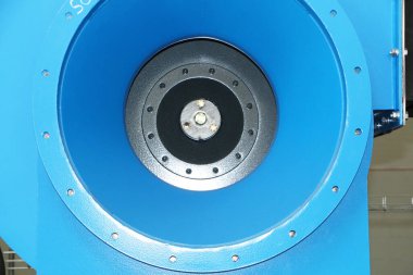 Fabrikalarda ekipman için endüstriyel yelpazeler. Tasarım unsuru olarak endüstriyel hayranlar.