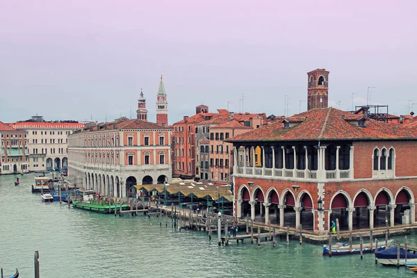 Canal Grande Venedik Talya Pazarında Görünümünü Şubat 2018 Yıl — Stok fotoğraf