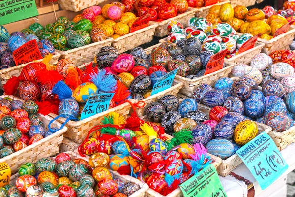 Tradycyjny Jarmark Wielkanocny Ręcznie Robione Kolorowych Pisanek Sprzedaż Praga Czeska — Zdjęcie stockowe