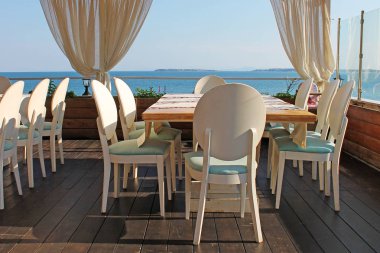 Deniz manzaralı restoran iç. Bulgaristan, Avrupa.