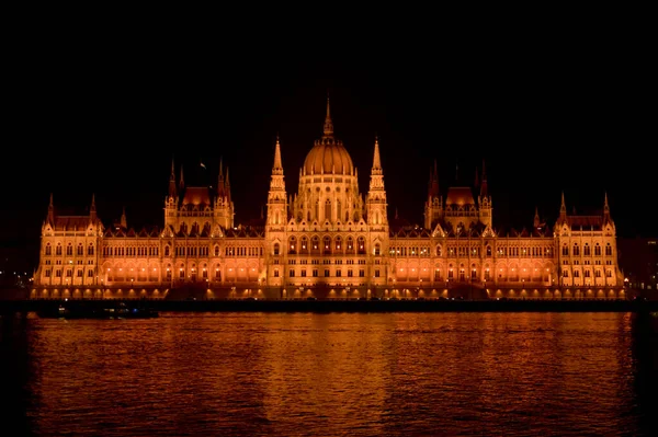 Parlement Hongrois Nuit Avec Sonreflet Sur Danube — Photo