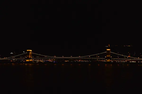 Φώτα Της Γέφυρας Αλυσίδα Νύχτα Βουδαπέστη — Φωτογραφία Αρχείου