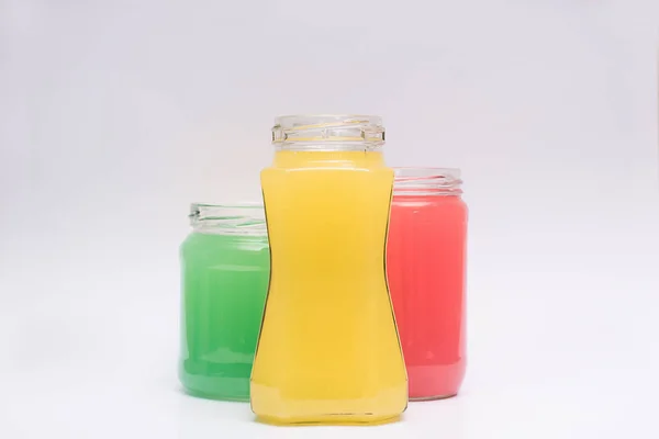 Kavanozlarda renkli sıvıdır