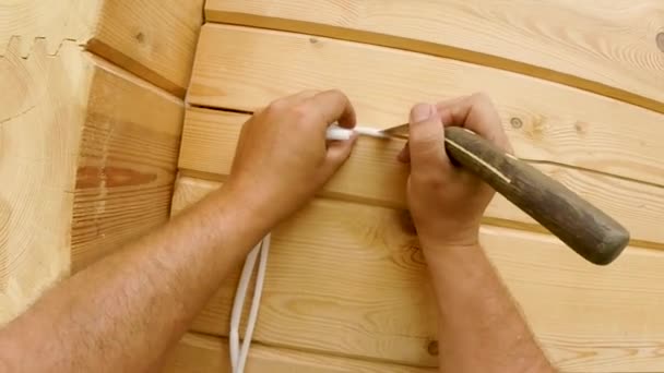 Sigillatura Giunti Fessure Isolamento Pittura Casa Legno Altezza Con Spruzzatore — Video Stock