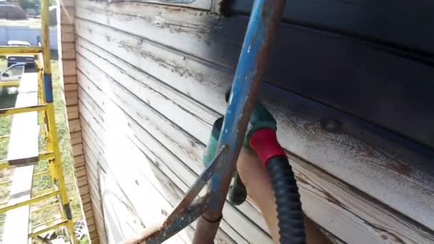 Pintura Casa Madera Barra Por Aerosol Pintura Negra Altura Tiempo — Vídeo de stock