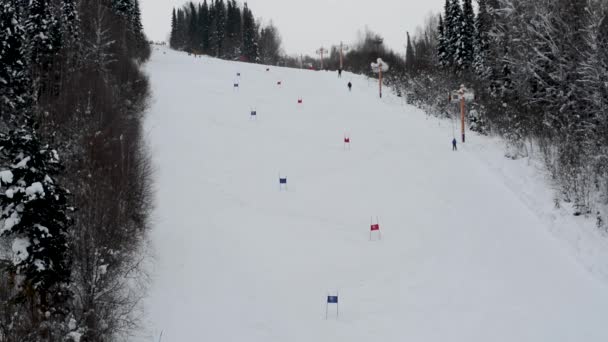 Kinder Ski Wedstrijden Categorie Van Slalom Skiën Van Berg Door — Stockvideo