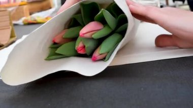 Lale soğanı kağıt ile ambalaj kesim ambalaj kağıt tablosundaki Satış ve ulaşım makastan için