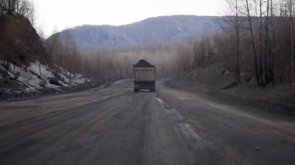 Camion Pesante Trasporta Minerale Carbone Ulteriore Elaborazione Macchina Sulla Strada — Video Stock