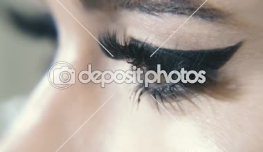 Kadın gözleri. Genişletilmiş kirpik ile kadın gözleri