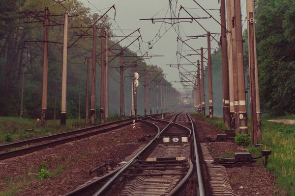 Spoorweg Spoorweg Tegen Achtergrond Van Treinen — Stockfoto