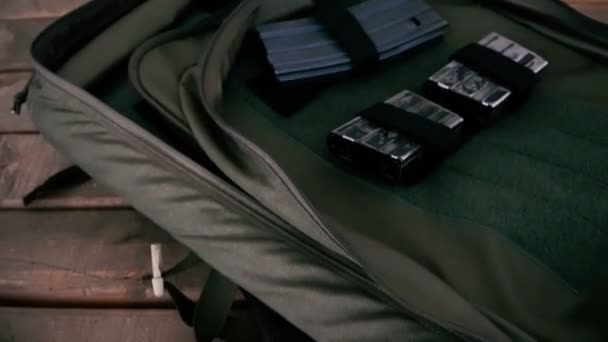 半自动步枪 步枪背包 — 图库视频影像