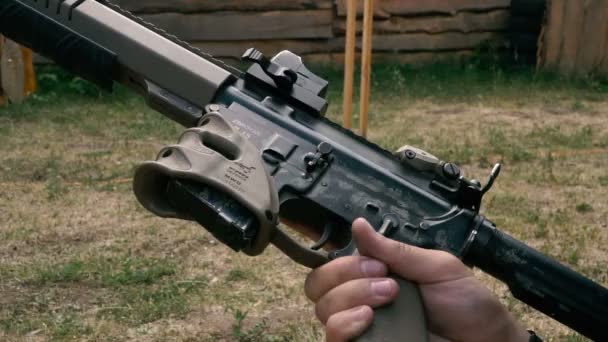 Самозарядна Гвинтівка Гвинтівковий Рюкзак — стокове відео