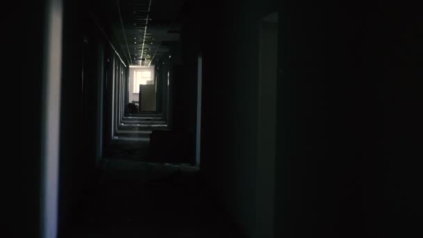 放棄された廊下 放棄されたオフィス — ストック動画