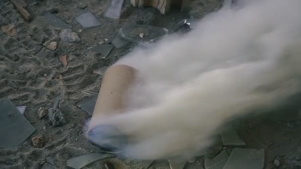 수류탄입니다 바닥에 수류탄 — 비디오