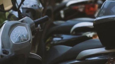 Park. Park mopedler. Park. Park mopedler