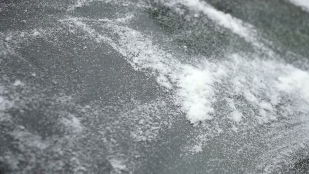 Invierno Limpiando Coche Nieve — Vídeos de Stock