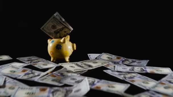 Piggy Bank Piggy Bank Honderd Dollar Bills — Stockvideo