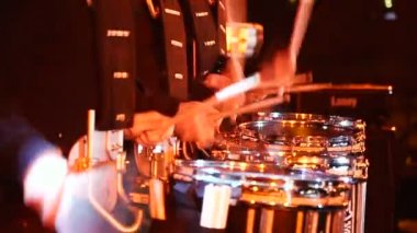 Müzik aletleri. Davul. Müzik aletleri. Davul