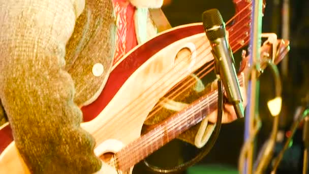 Hudební Nástroje Kytara Mikrofonem — Stock video