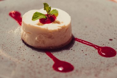 Kek. Hassas kek. Kek. Hassas kek