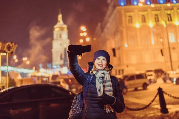 Flicka Tar Selfie Bakgrunden Sophia Square Ukraina Kiev — Stockfoto
