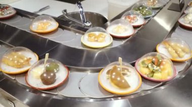 Gıda. Yemekleri geniş bir yelpazesi ile yemek odası