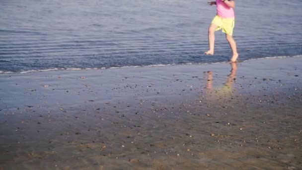 Strand Zee Van Zand Met Passerende Rust — Stockvideo